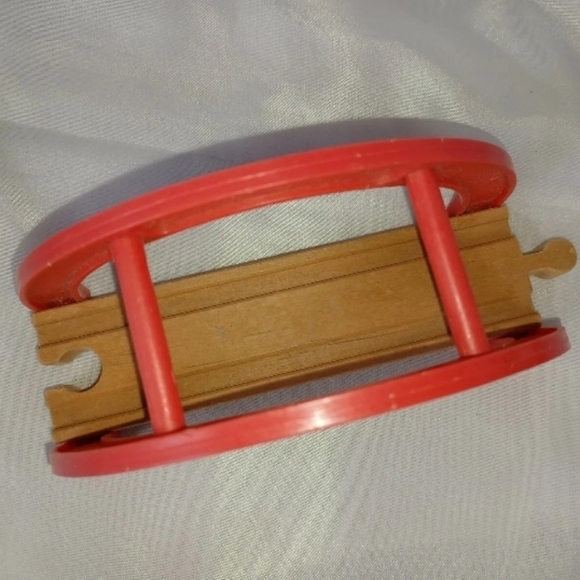 Red Arch Bridge for Thomas the Train Wooden Track - Picture 3 of 4